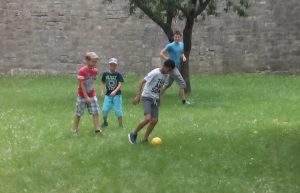 Fußball bei den Festungsmauern