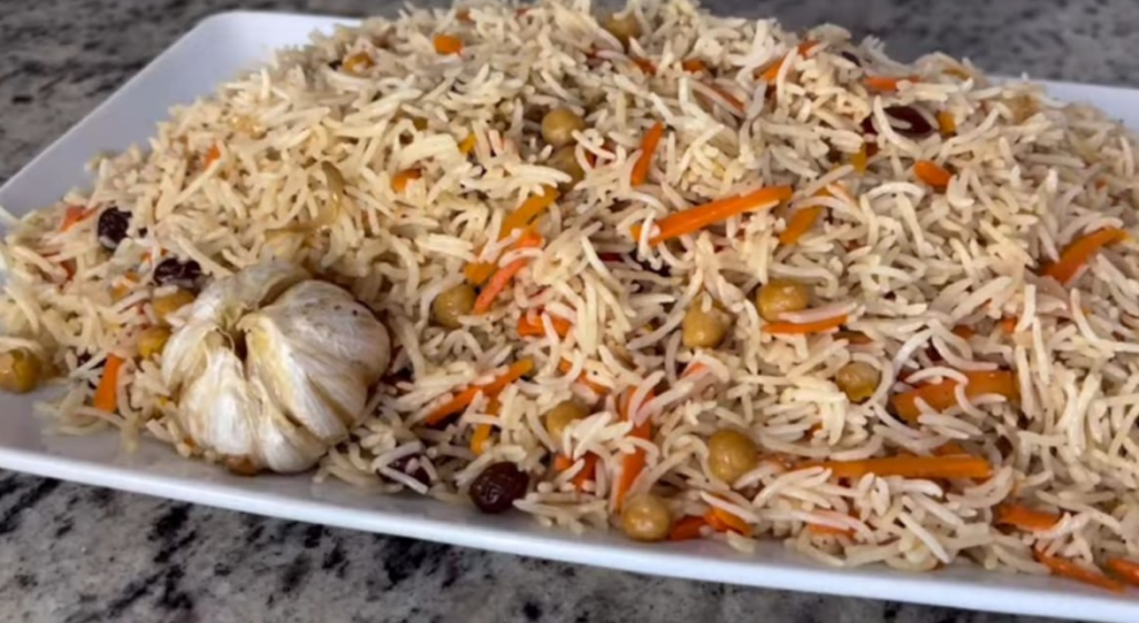 Palak mit Qabili - Afghanische Spinat Gemüse Pfanne mit Afghanischem Reis